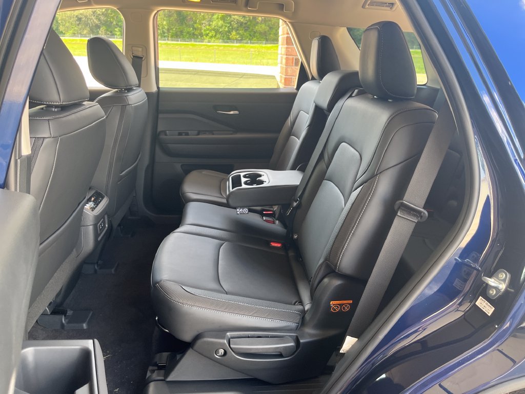 New 2026 Nissan Pathfinder SL FWD image 22