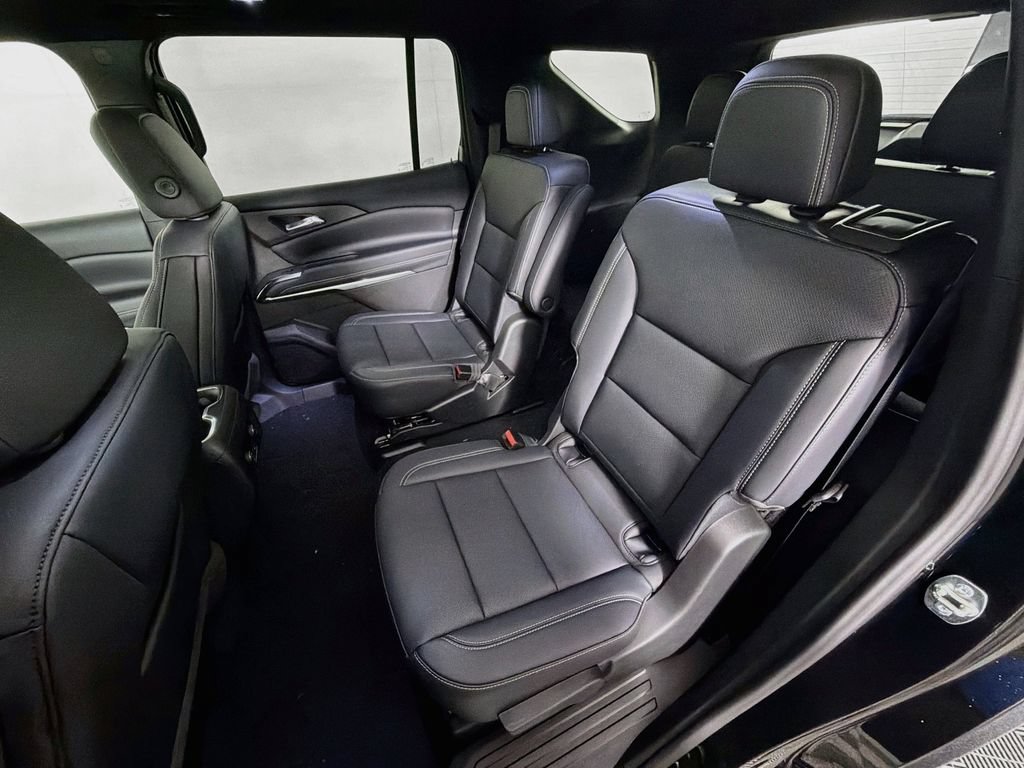 New 2027 Chevrolet Traverse LT w/ Sun and Wheel Package FWD image 25