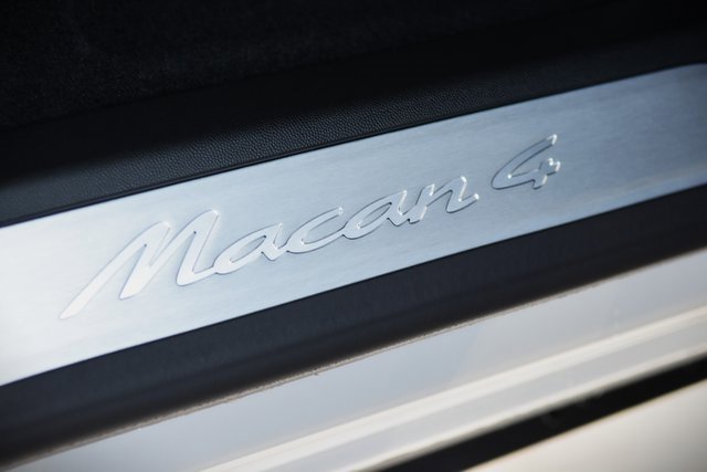 Certified 2025 Porsche Macan 4 Electric image 22