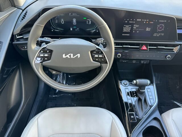 Used 2024 Kia Niro EX FWD image 17