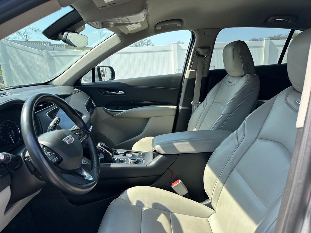 Used 2023 Cadillac XT4 Premium Luxury AWD/4WD image 38