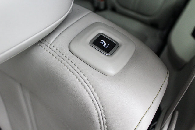 Used 2024 Jeep Wagoneer L Series II w/ Flexible Seating Group RWD image 24