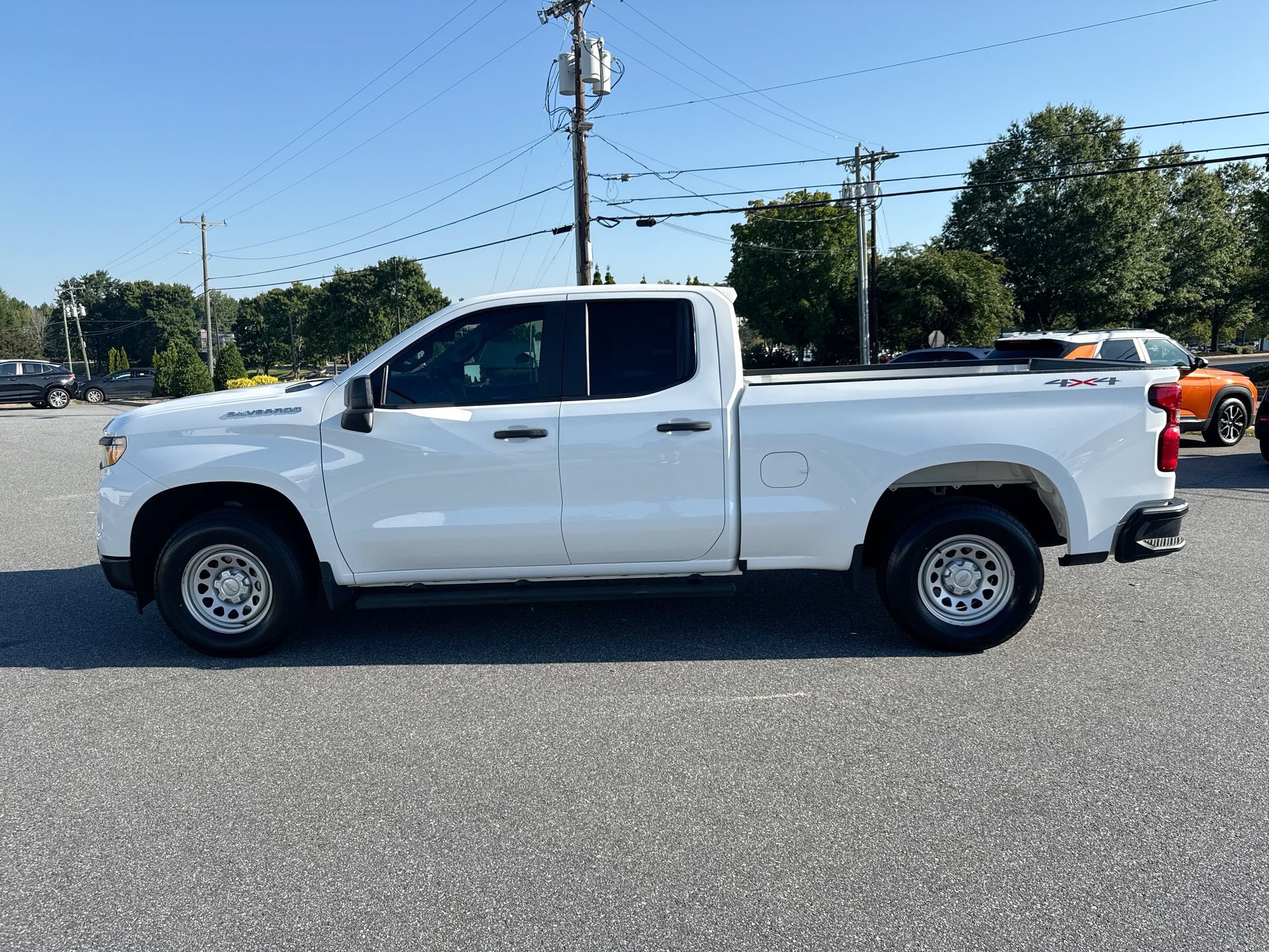 Used 2022 Chevrolet Silverado 1500 W/T w/ WT Value Package AWD/4WD image 4