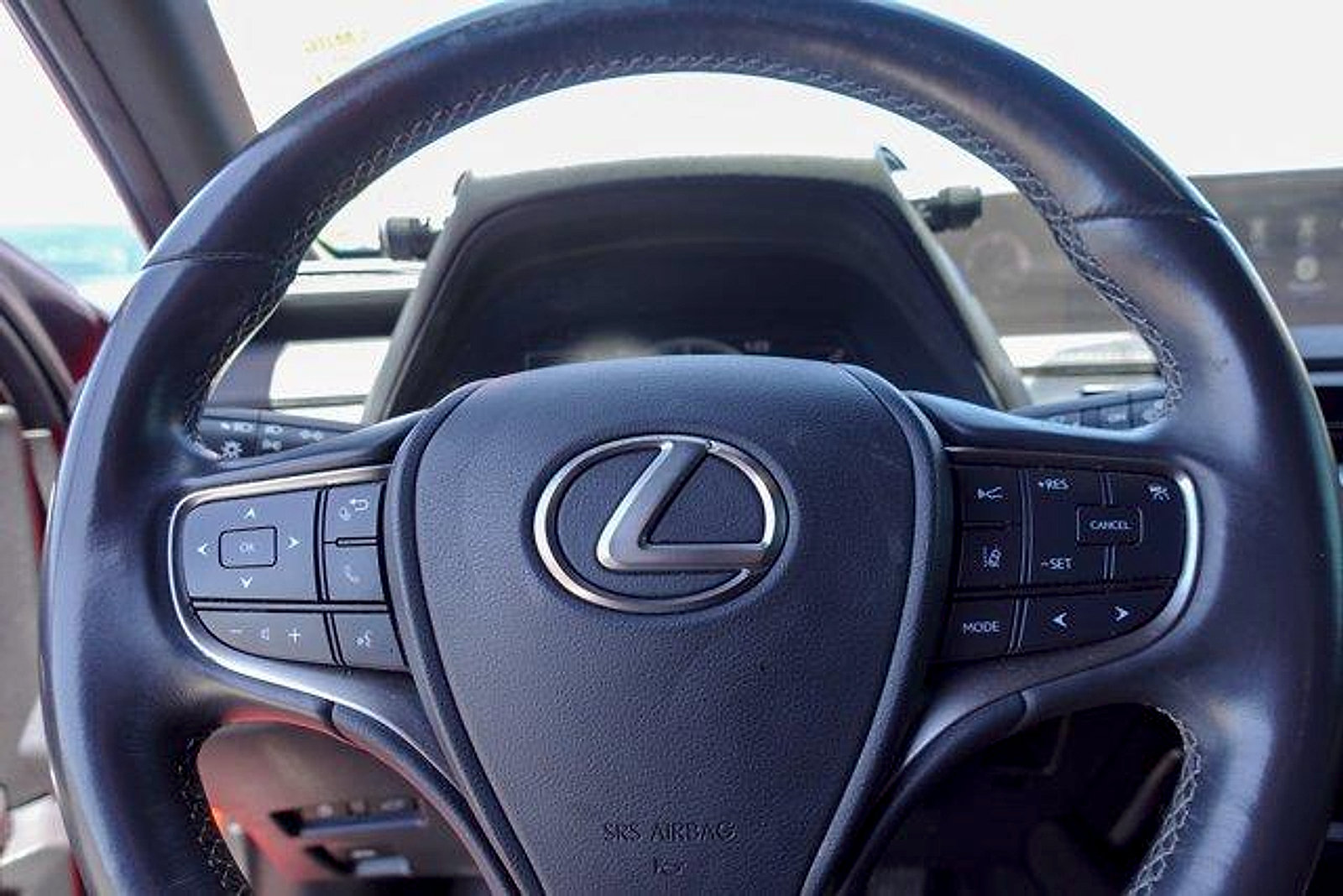 Used 2019 Lexus UX 200 w/ Premium Package FWD image 14