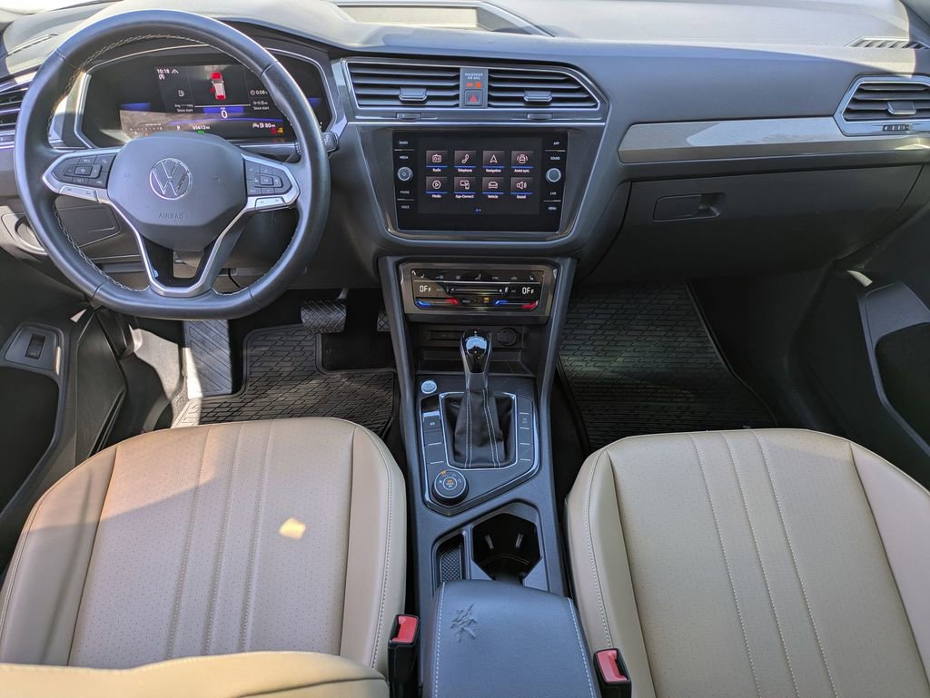 Used 2022 Volkswagen Tiguan SE AWD/4WD image 32