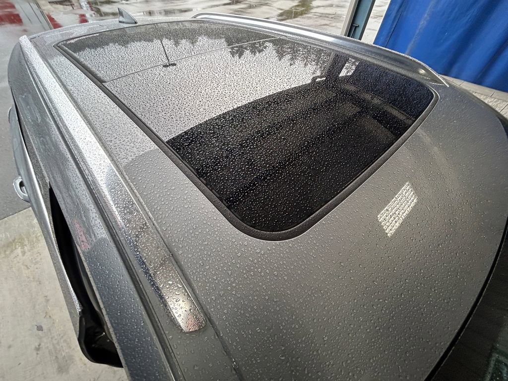 Used 2023 Buick Envision Avenir image 28