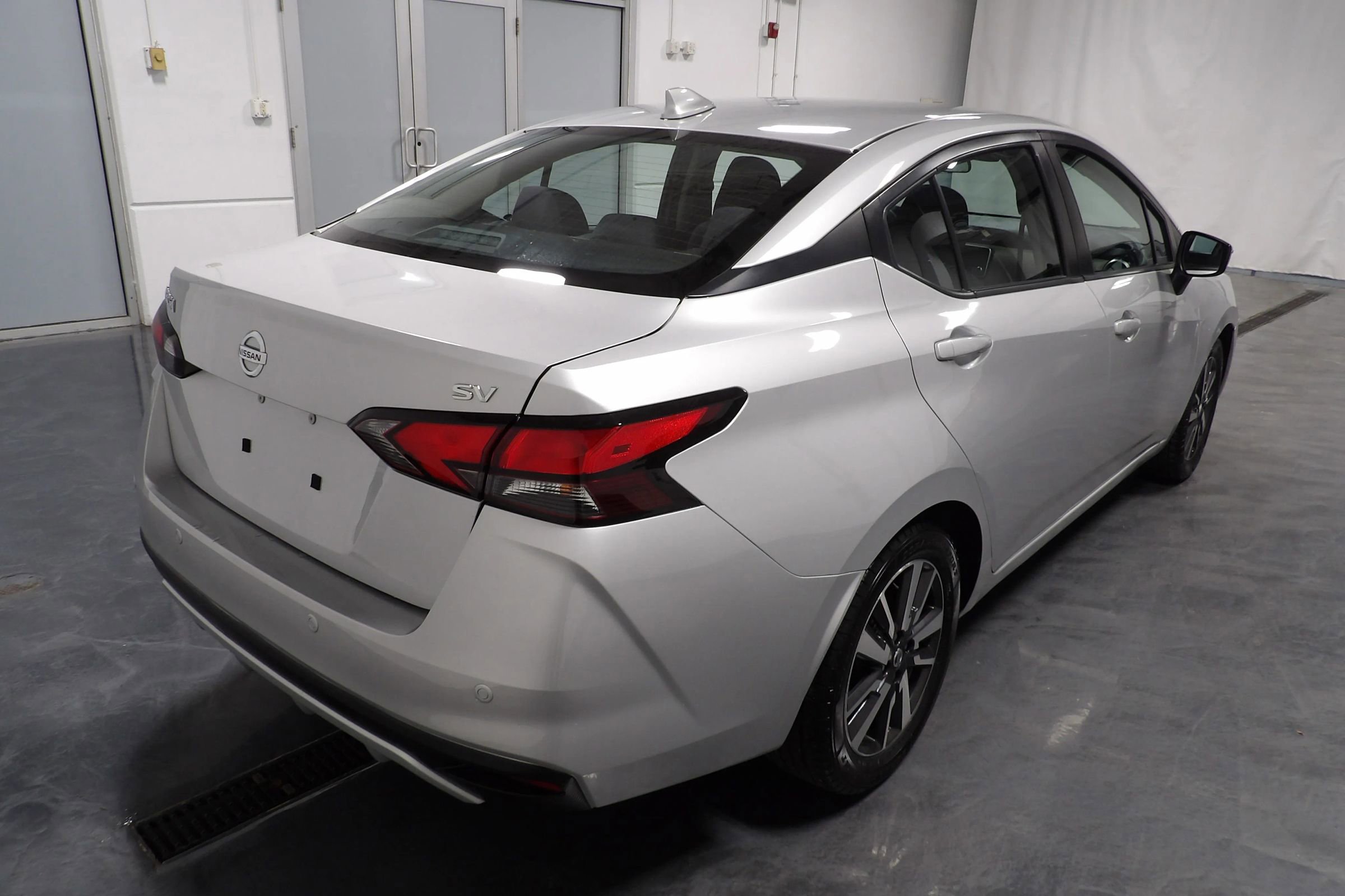 Used 2021 Nissan Versa SV FWD image 5