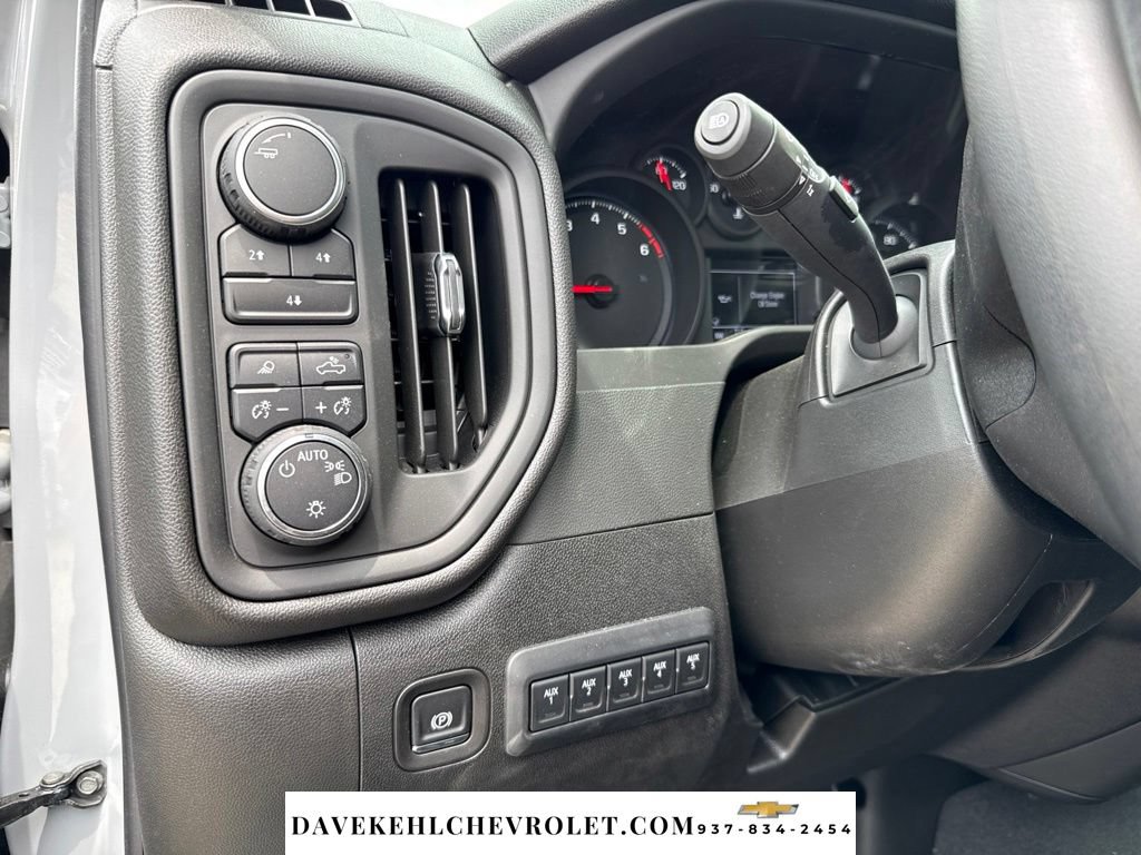 Used 2025 Chevrolet Silverado 2500 Custom w/ Custom Value Package AWD/4WD image 10