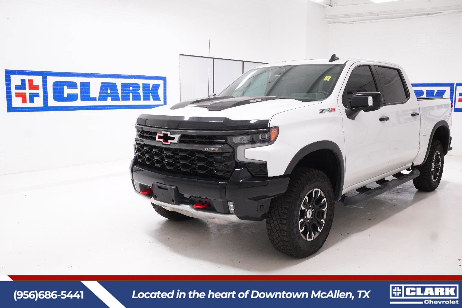 Used 2024 Chevrolet Silverado 1500 ZR2 w/ Technology Package AWD/4WD image 1