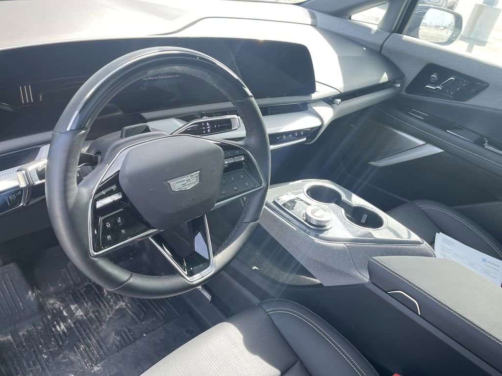 Certified 2025 Cadillac Optiq Luxury 2 w/ LPO, Floor Liner Package image 18