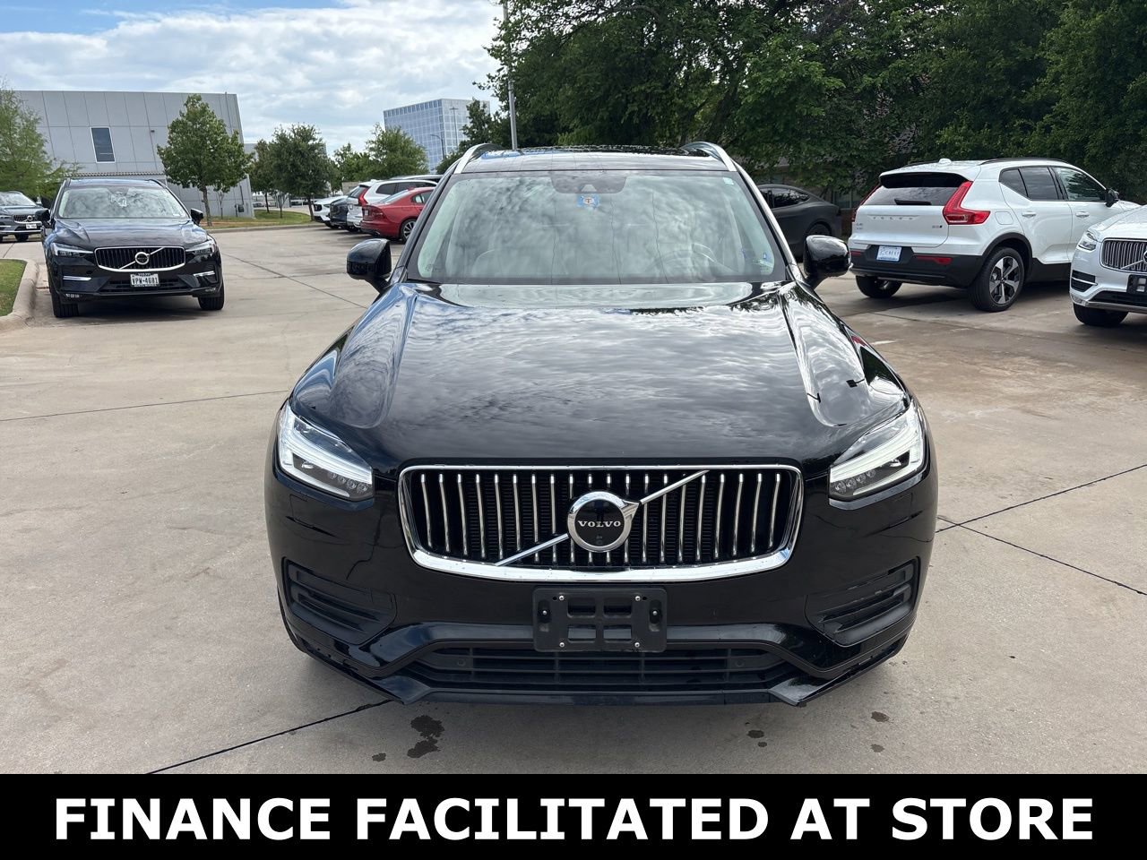 Used 2022 Volvo XC90 T6 Momentum w/ Advanced Package image 2