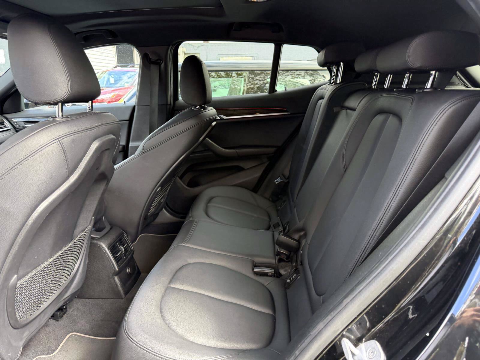 Used 2018 BMW X2 sDrive28i w/ M SportX Package FWD image 12