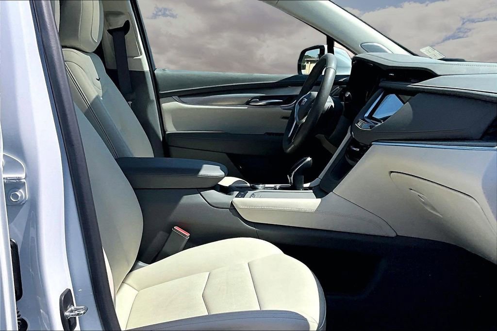 Certified 2024 Cadillac XT5 Premium Luxury w/ LPO, Floor Liner Package FWD image 26