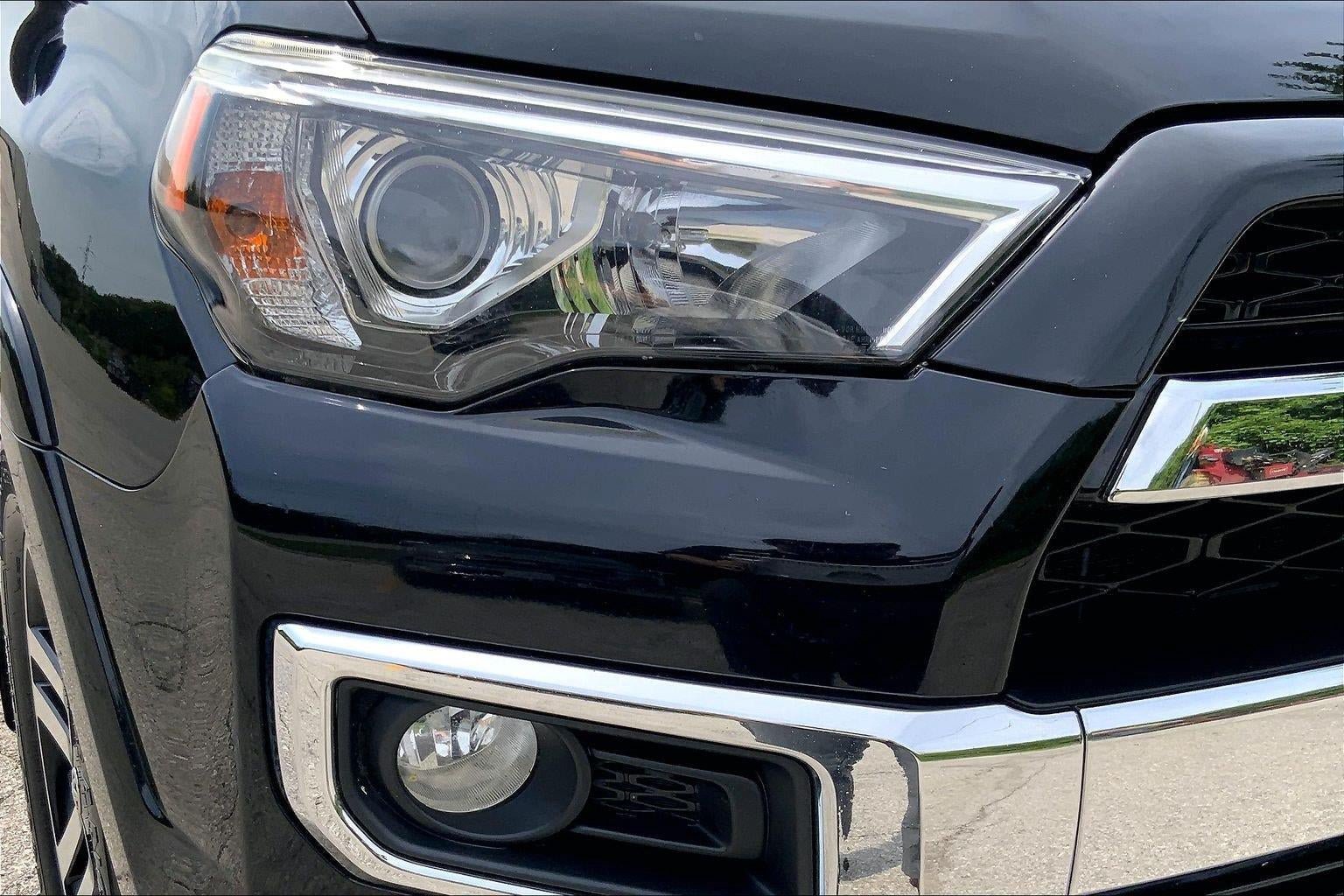 Used 2018 Toyota 4Runner Limited AWD/4WD image 27
