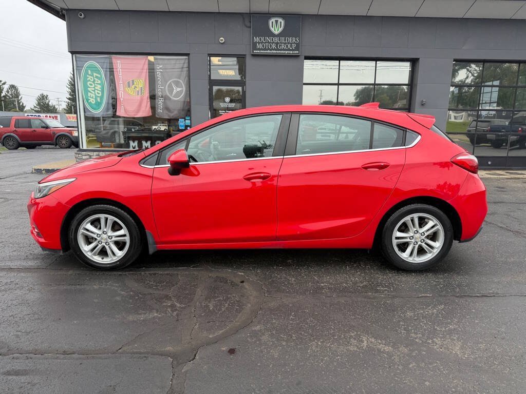 Used 2017 Chevrolet Cruze LT w/ Convenience Package FWD image 3