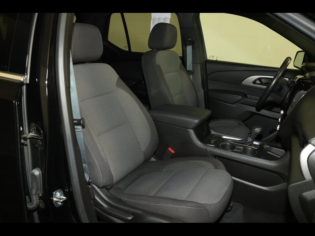 Used 2022 Chevrolet Traverse LT image 31