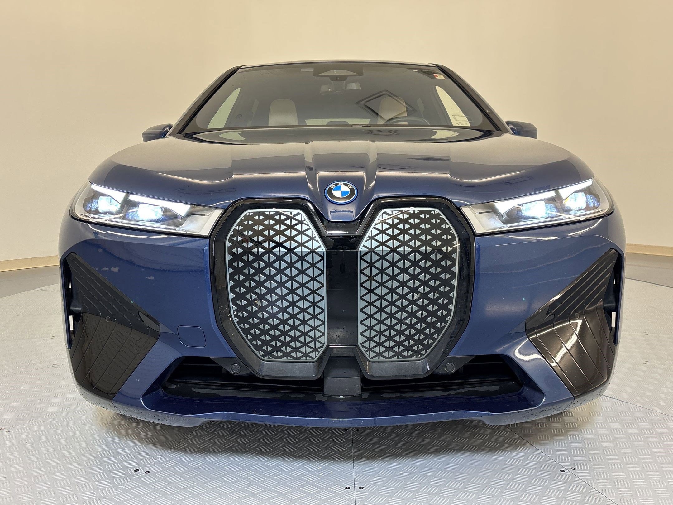 Certified 2023 BMW iX xDrive50 w/ Sport Package image 6