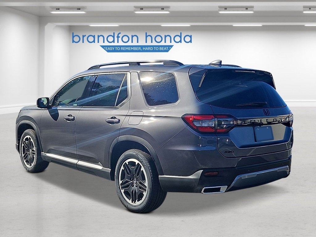 New 2026 Honda Pilot Touring image 2