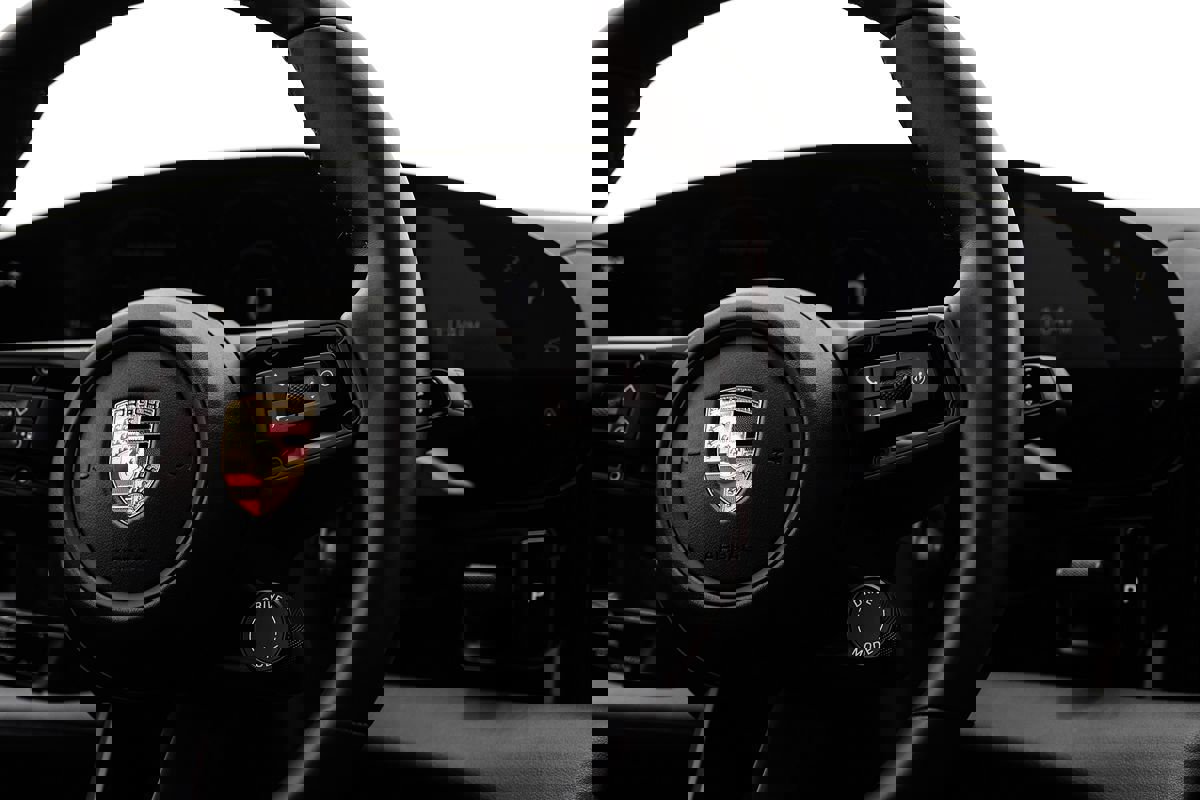 Used 2021 Porsche Taycan 4S w/ Premium Package image 16