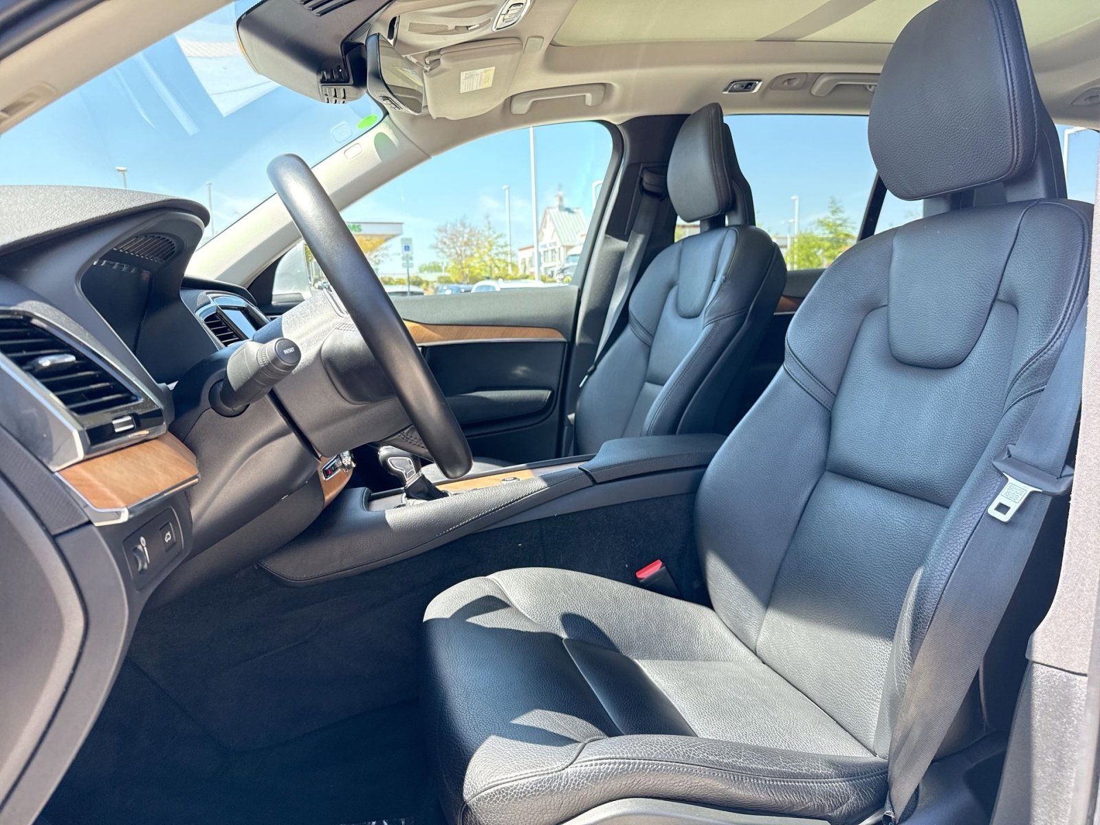 Certified 2021 Volvo XC90 T6 Momentum w/ Advanced Package AWD/4WD image 21