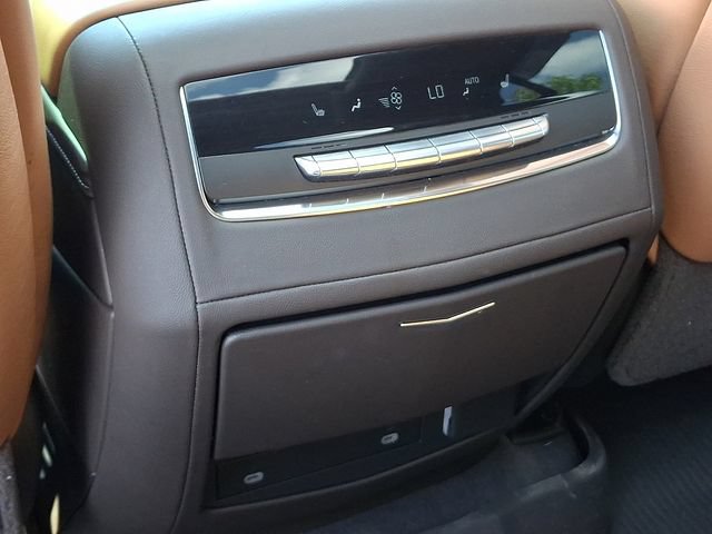 Used 2021 Cadillac Escalade Premium Luxury AWD/4WD image 9
