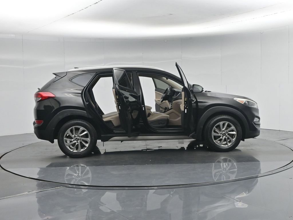 Used 2017 Hyundai Tucson SE Plus w/ Cargo Package FWD image 5