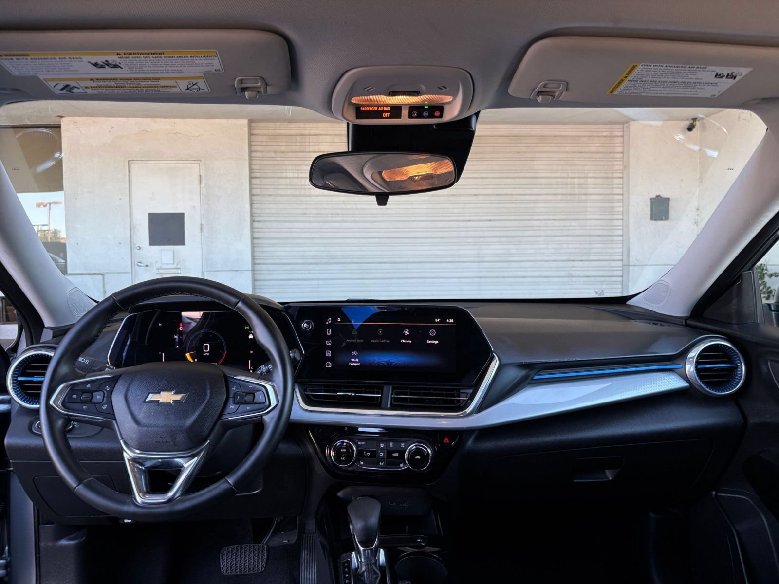 Used 2025 Chevrolet Trax LT w/ LT Convenience Package FWD image 28