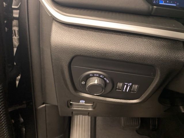 Used 2023 Jeep Grand Cherokee Altitude image 19