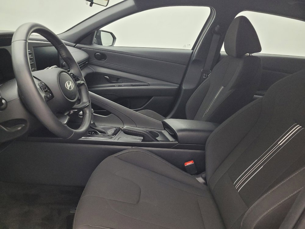 Used 2025 Hyundai Elantra Sport FWD image 17