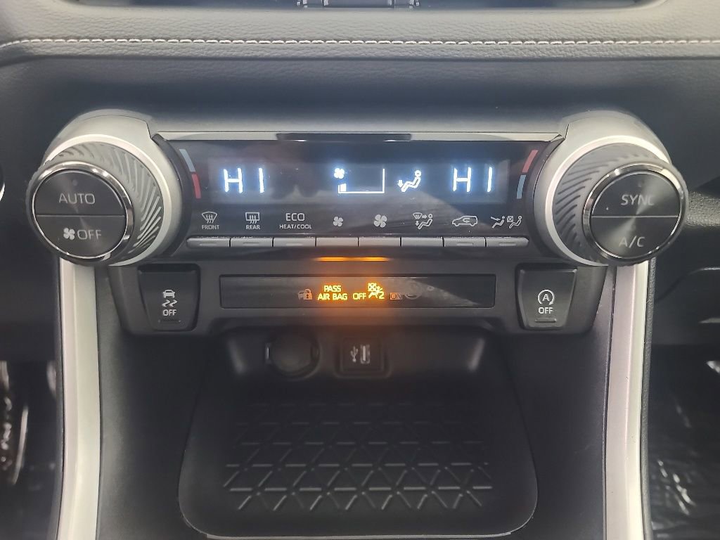 Used 2025 Toyota RAV4 XLE AWD/4WD image 34