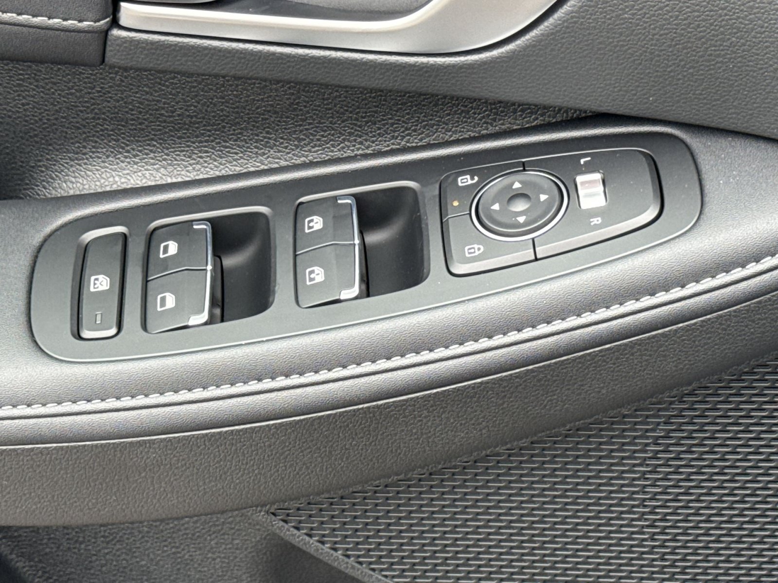 New 2026 Hyundai Sonata Limited FWD image 15