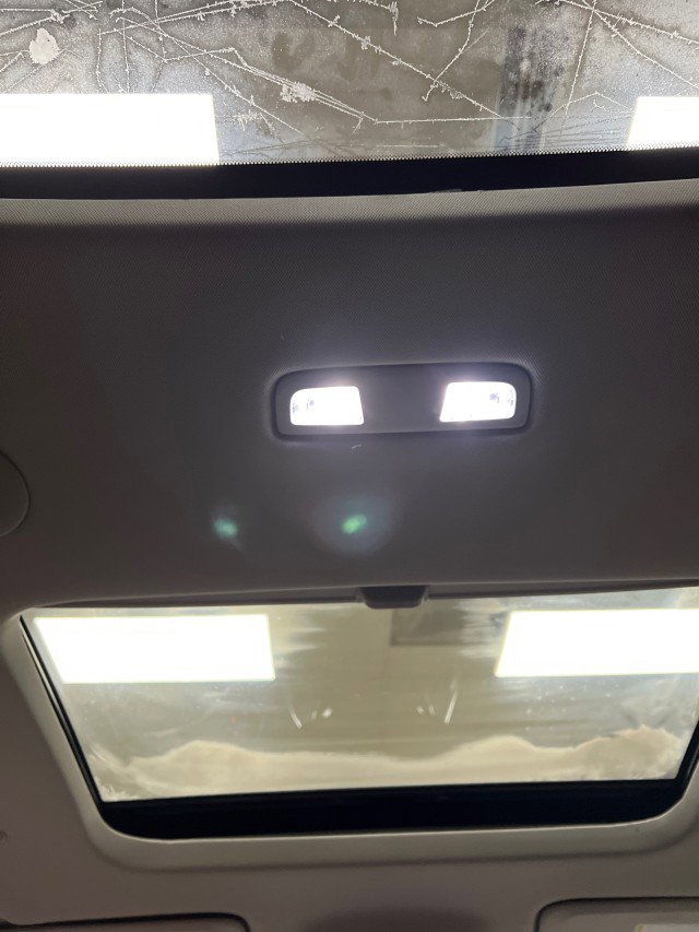 Used 2020 Chevrolet Traverse LT w/ LT Premium Package image 22