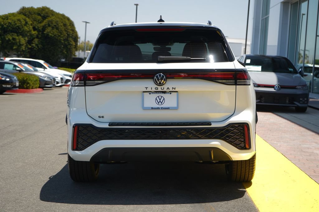 New 2026 Volkswagen Tiguan SE R-Line FWD image 4