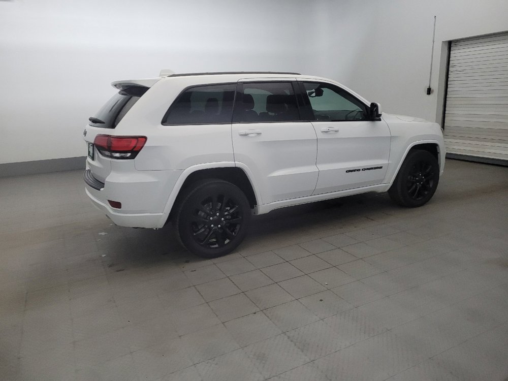 Used 2019 Jeep Grand Cherokee Altitude image 10