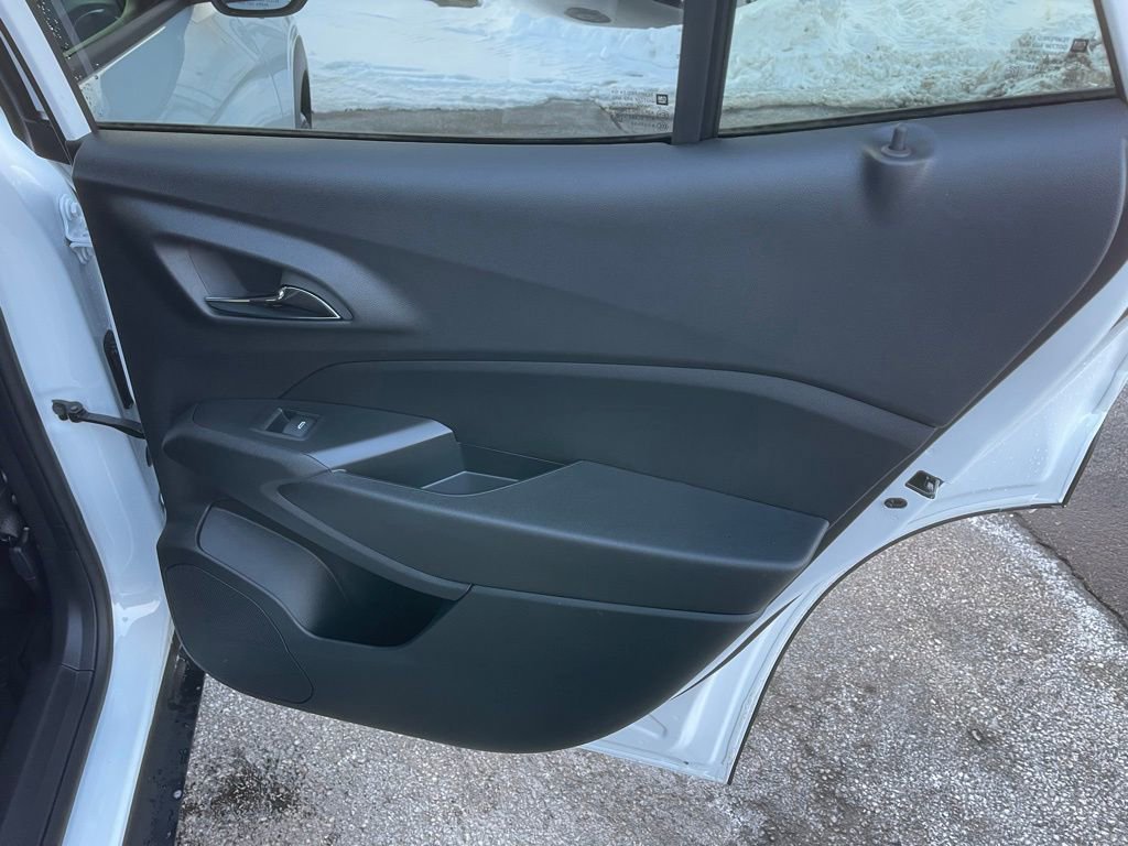 New 2026 Chevrolet Trax LT w/ LT Convenience Package image 25