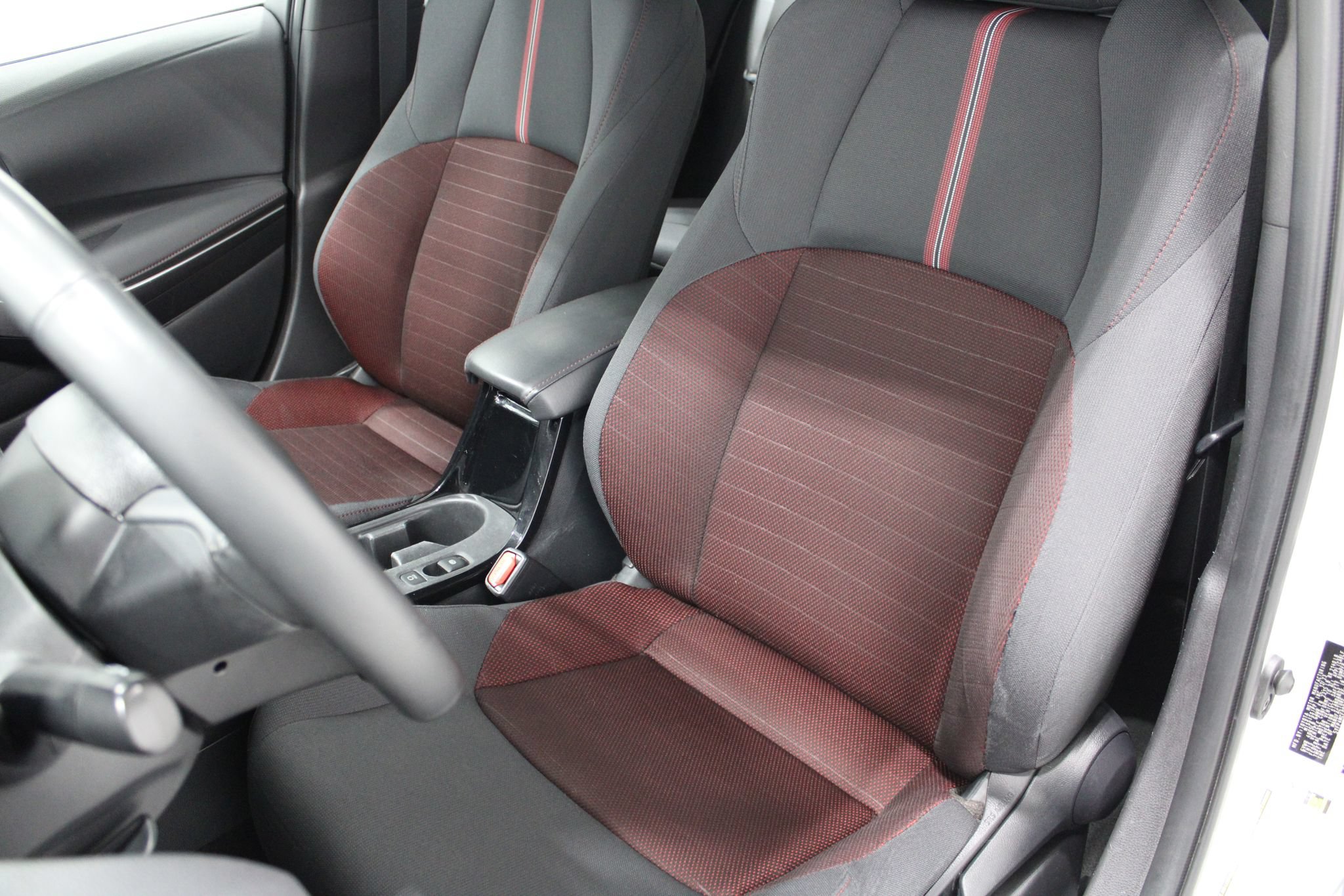 Used 2024 Toyota Corolla SE w/ SE Premium Package FWD image 13