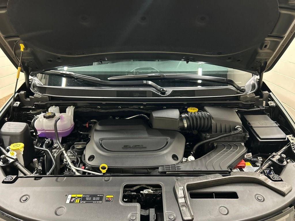 New 2027 Chrysler Pacifica Limited FWD image 16