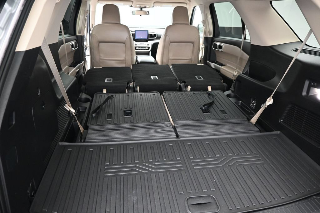 Certified 2021 Ford Explorer XLT w/ Equipment Group 202A AWD/4WD image 11