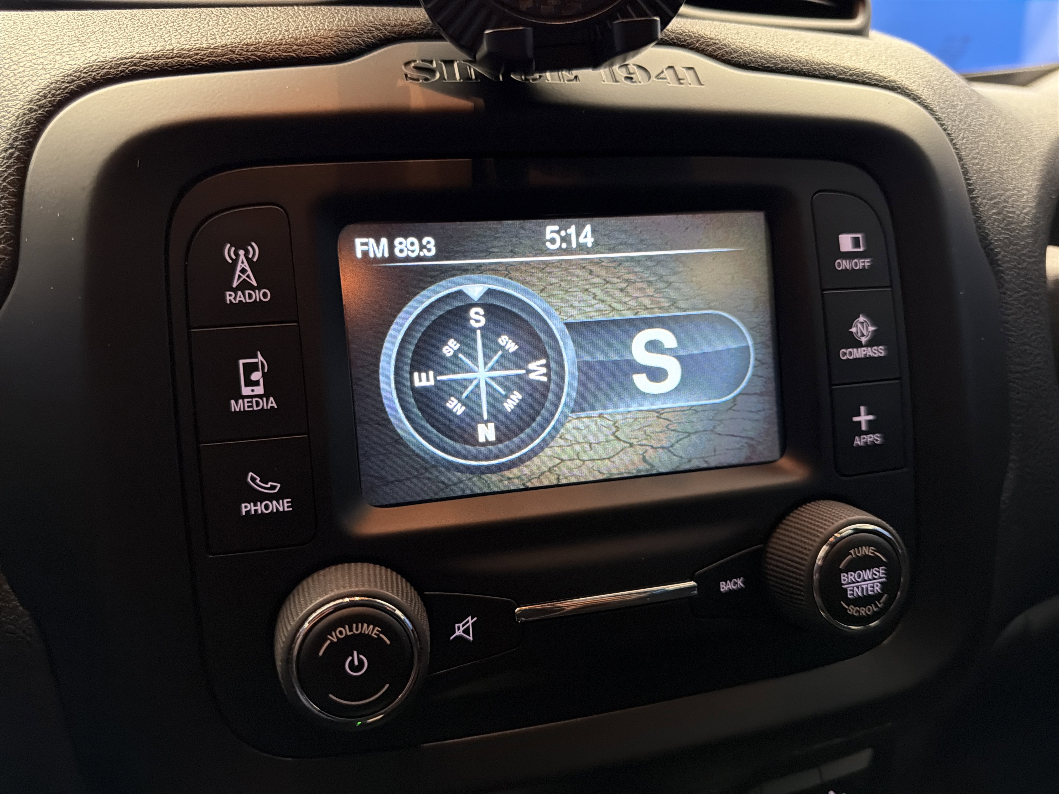 Used 2017 Jeep Renegade Altitude AWD/4WD image 19