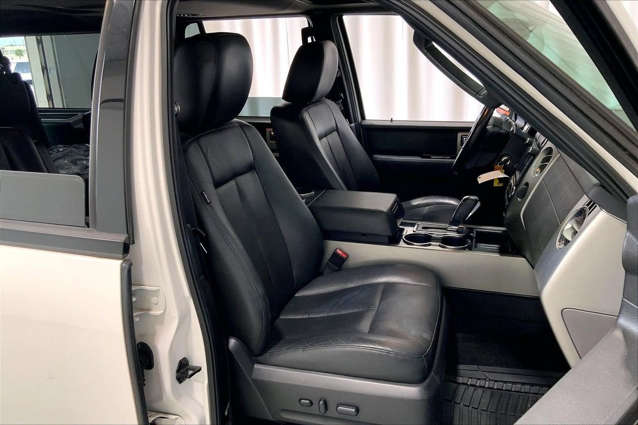 Used 2014 Ford Expedition EL Limited w/ Equipment Group 301A RWD image 16