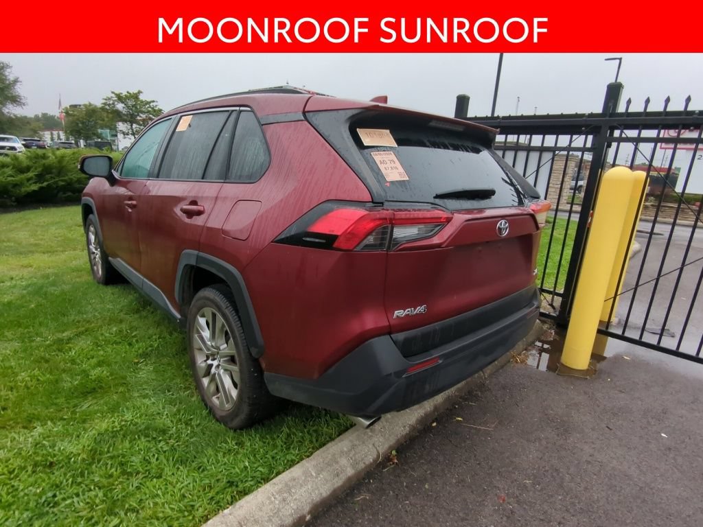 Used 2020 Toyota RAV4 XLE Premium FWD image 4