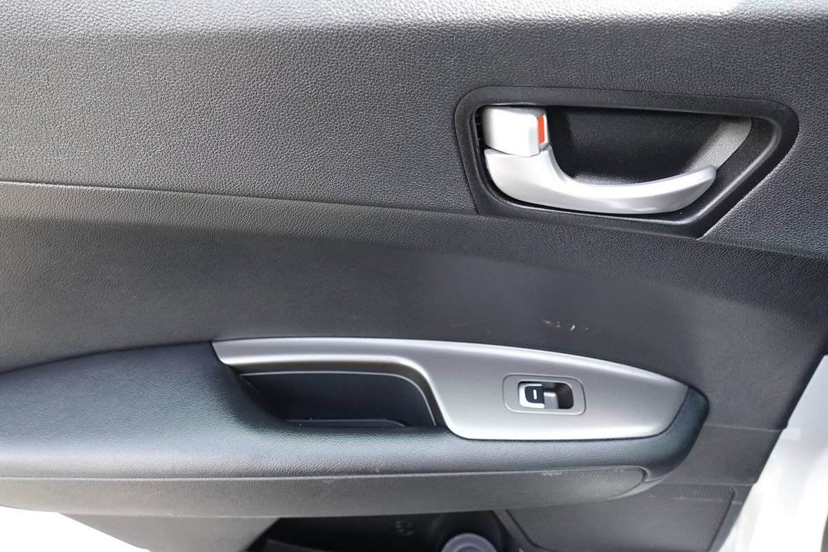 Used 2019 Kia Optima LX FWD image 15