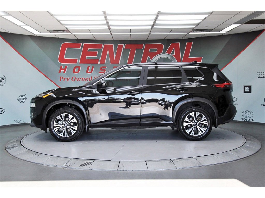 Certified 2023 Nissan Rogue SV image 3