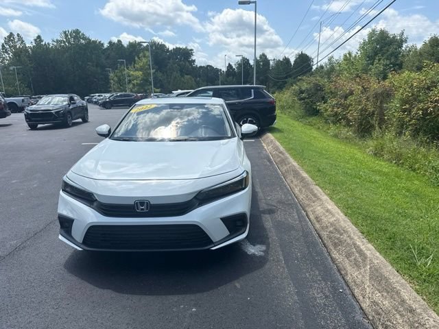 Used 2022 Honda Civic Touring image 2