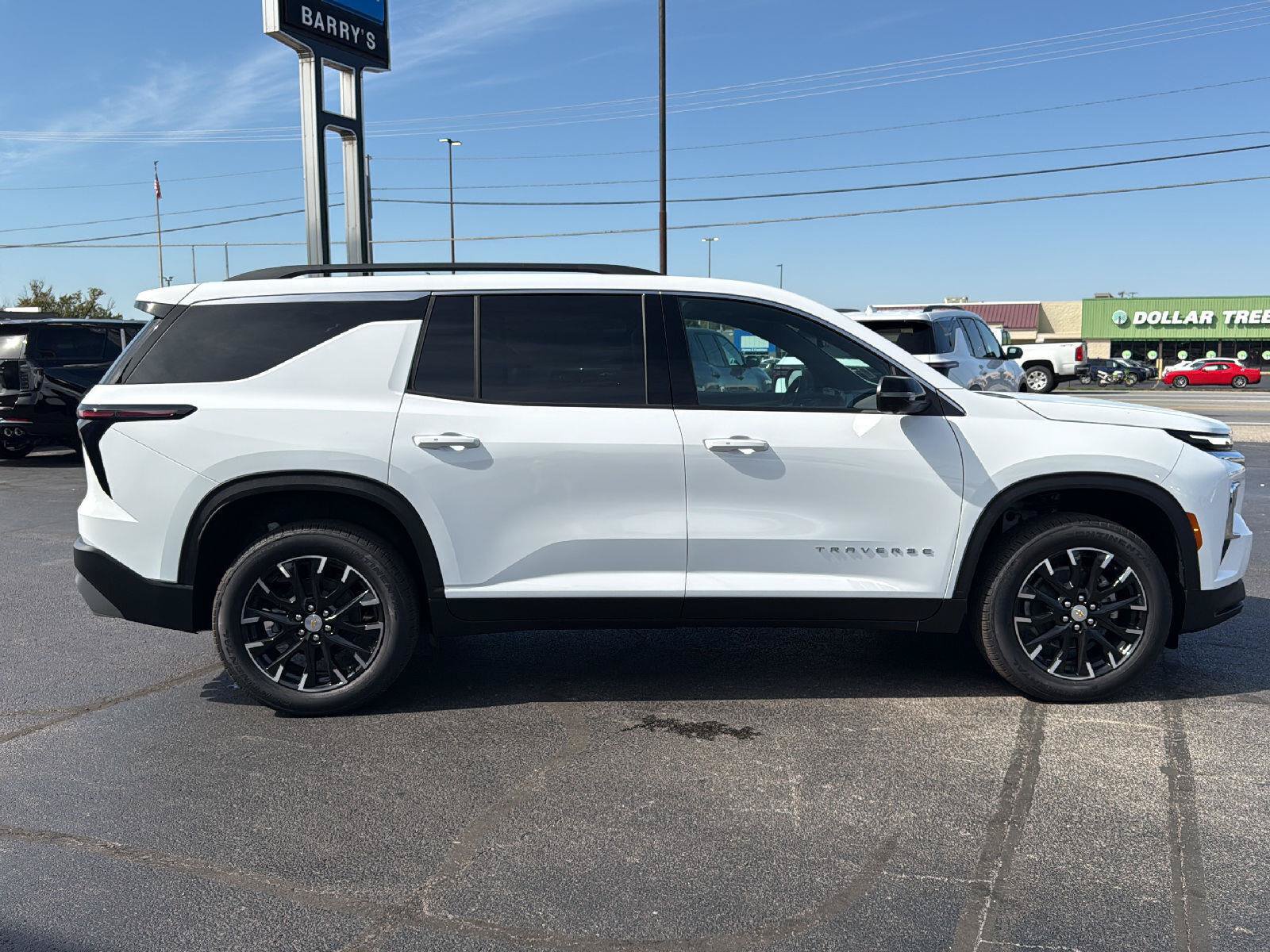 New 2026 Chevrolet Traverse LT w/ Sun and Wheel Package AWD/4WD image 6