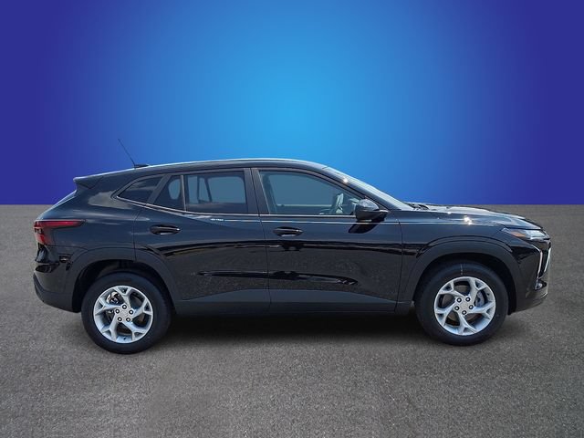 New 2026 Chevrolet Trax LS w/ LS Convenience Package FWD image 4