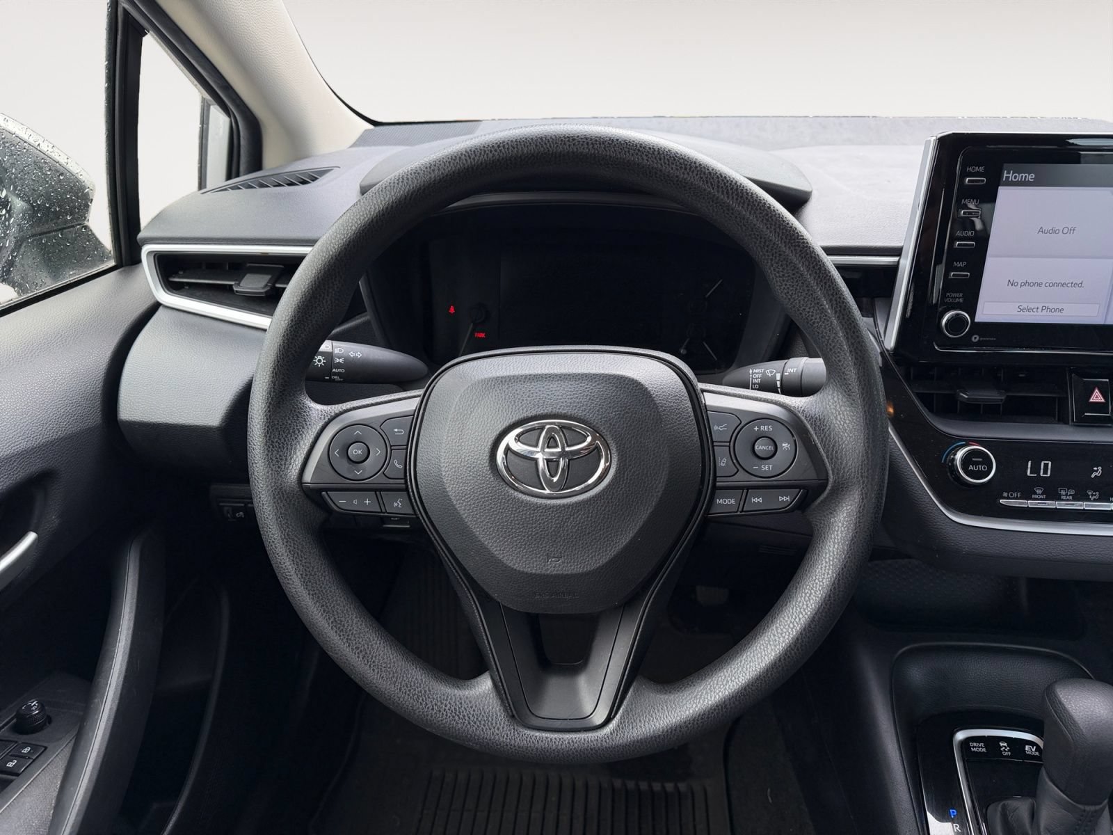 Used 2021 Toyota Corolla LE FWD image 12