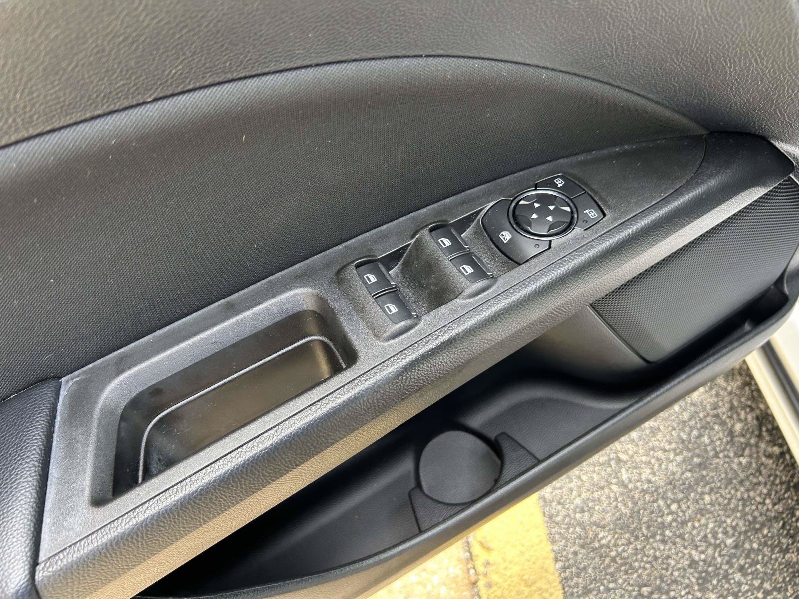 Used 2018 Ford Fusion SE w/ Fusion SE Technology Package FWD image 12