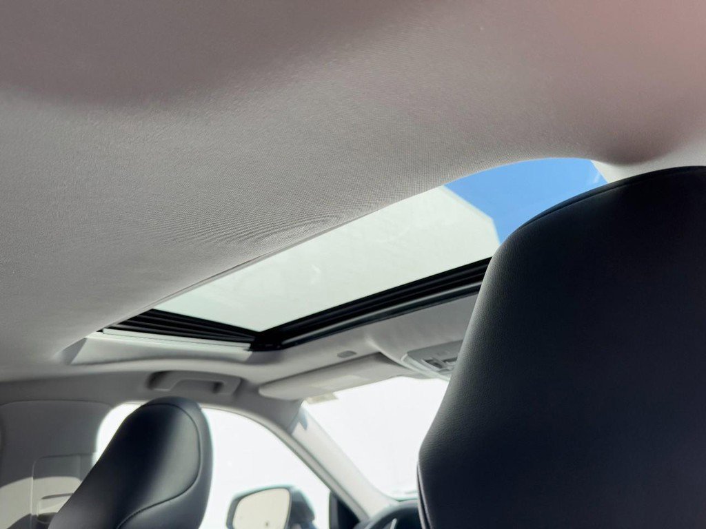 Certified 2023 Toyota Highlander AWD image 11