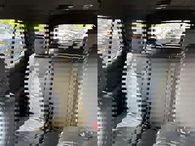 Used 2023 Chevrolet Traverse LT w/ LT Premium Package AWD/4WD image 5